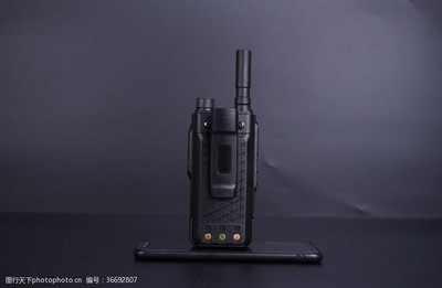 手機照片與對講機 數(shù)碼時代下的兩種溝通工具